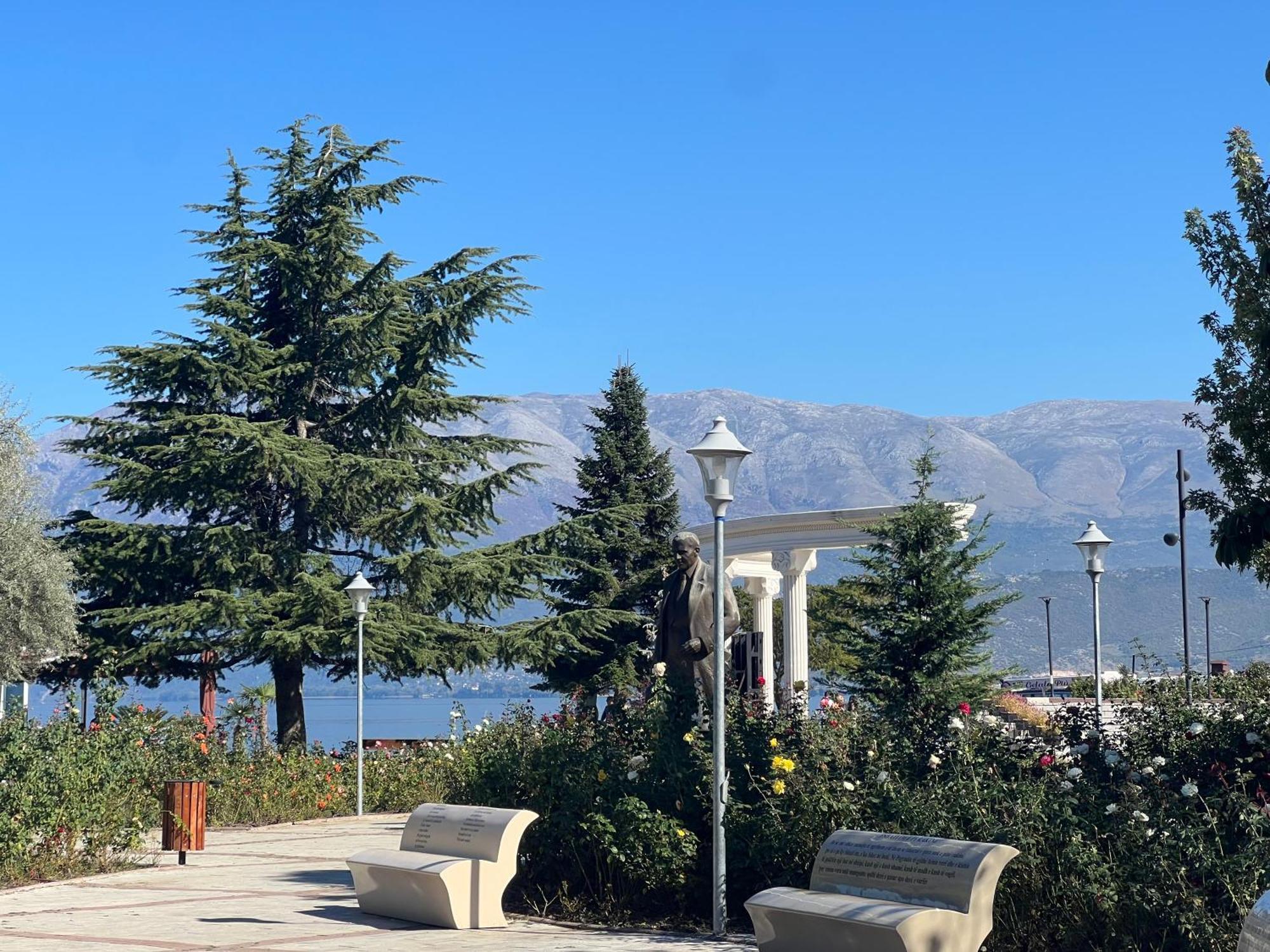 Apartamento Charming House Pogradec Exterior foto